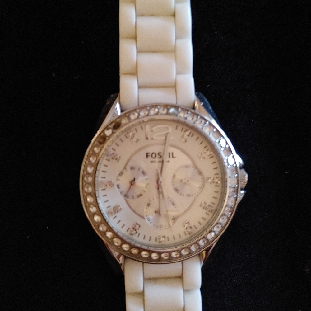 Fossil White & Silver Gemstone Watch💎